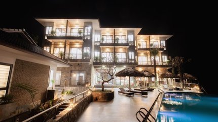 Khung cảnh khu nghỉ dưỡng về đêm