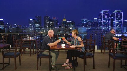 Rooftop Bar với view cực chill