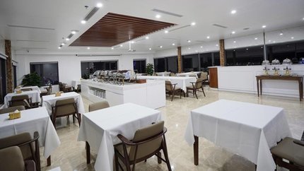 Nhà hàng tại khách sạn