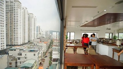 View nhà hàng hướng phố