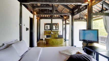 Phòng được bày trí 2 giường ngủ view hồ siêu đỉnh