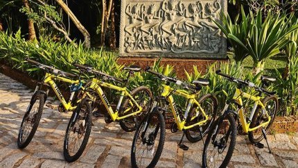 Đạp xe ngắm cảnh