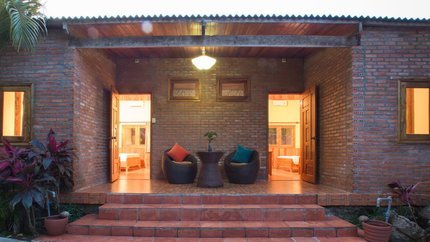 Sân hiên ngắm cảnh bên ngoài