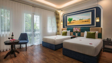 Premium Balcony Room khách sạn Chic Boutique Hanoi
