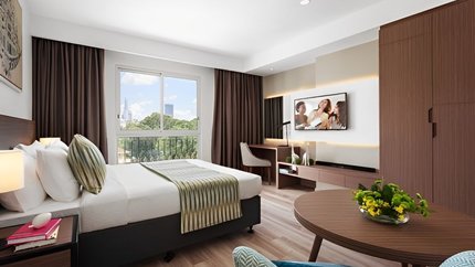 Phòng có cửa sổ ngắm thành phố