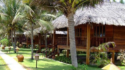 Khuôn viên Coco Beach Resort Phan Thiết rất rộng