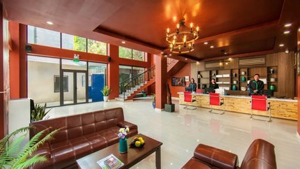 Sảnh lớn và lễ tân