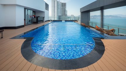 Bể bơi ngoài trời