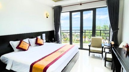 Cửa kính lớn, tầm nhìn hướng ra biển