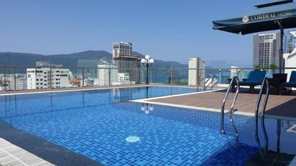 Bể bơi tại Cordial Hotel Đà Nẵng