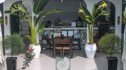 Quầy bếp tại Coto Eco Lodge