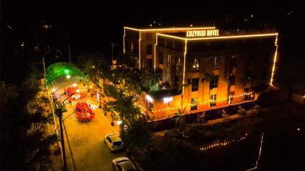 Khách sạn về đêm