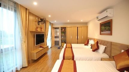 Phòng có tivi, tủ quần áo