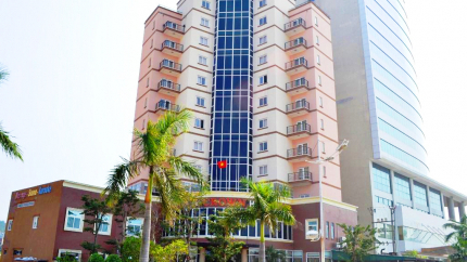 Crown Hotel Hạ Long