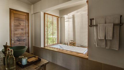 Phòng tắm bồn hiện đại