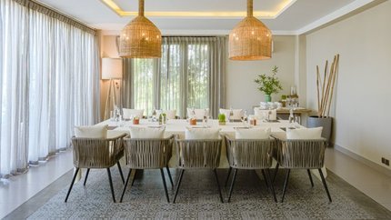 Phục vụ bữa ăn tại phòng
