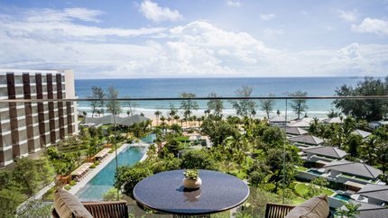 Ban công với góc nhìn hướng biển cực chill