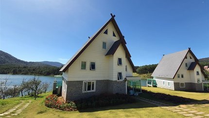 Biệt thự nhìn từ bên ngoài