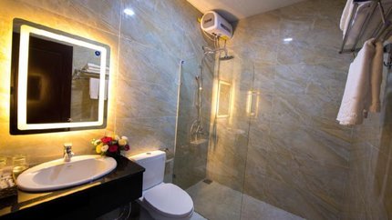 Phòng vệ sinh khép kín với đầy đủ tiện nghi