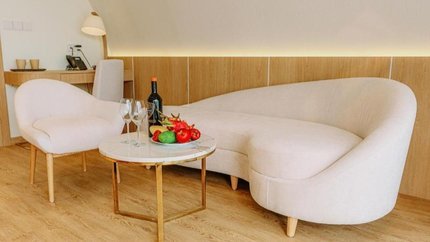 Phòng khách với sofa trang nhã