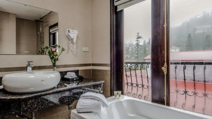 Không gian phòng tắm của khách sạn