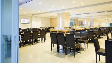 Nhà hàng khuôn viên rộng