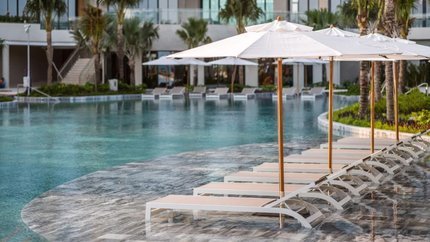 Hồ bơi ngoài trời