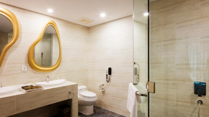 Phòng tắm tại khách sạn Diamond Bay