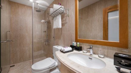 Nhà vệ sinh của phòng Ocean Premier