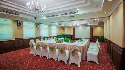 Phòng hội nghị được trang bị đầy đủ tiện nghi