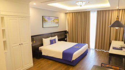 Senior Deluxe Room