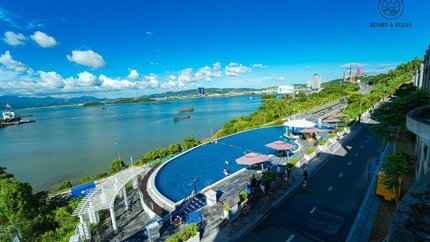 Bể bơi từ trên cao