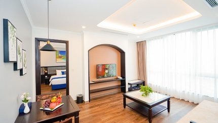 Cửa sổ lớn tạo giúp phòng đủ ánh sáng