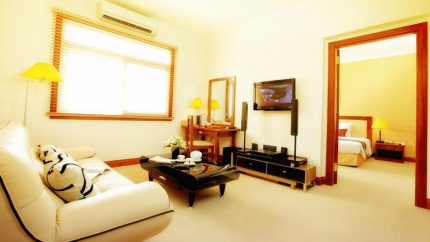Phòng khách của hạng phòng Đồng Khánh Suite