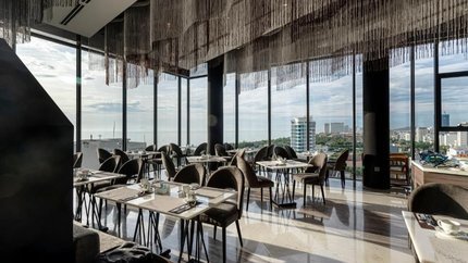 Không gian nhà hàng sang trọng