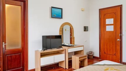 Căn phòng được trang bị đầy đủ trang thiết bị