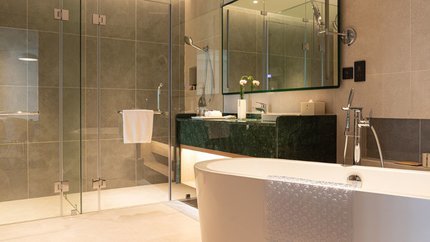 Phòng tắm rộng với đầy đủ tiện nghi