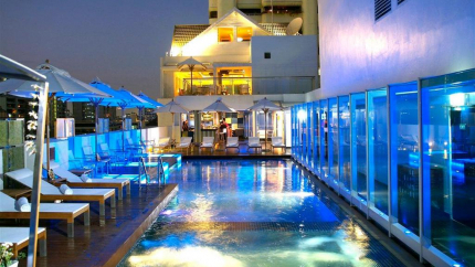 Hồ Bơi trên tầng mái