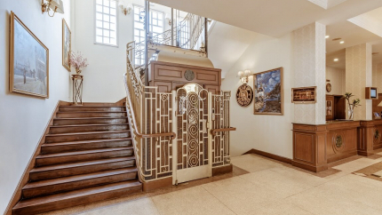 Cầu thang Khách sạn Đà Lạt Du Parc