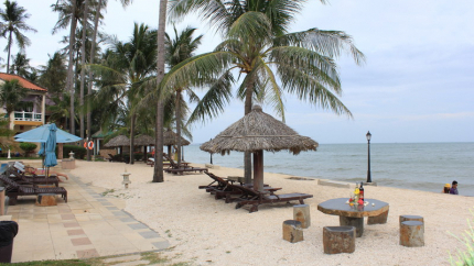 Bãi biễn Dynasty Mũi Né Beach Resort Phan Thiết
