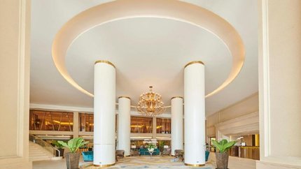 Sảnh chờ rộng lớn và sang trọng