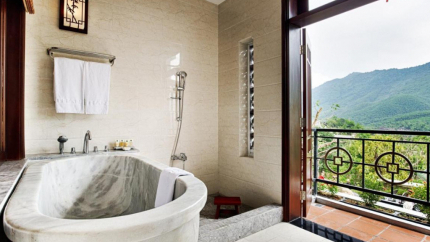 Phòng tắm Deluxe Double khu nghỉ dưỡng Ebisu Onsen Da Nang