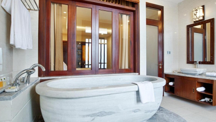 Phòng tắm Superior Double/Twin tại Ebisu Onsen Da Nang 4 sao