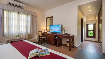 Bungalow Garden View