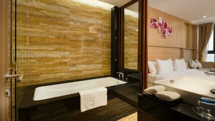 Bồn tắm đầy đủ, tiện nghi