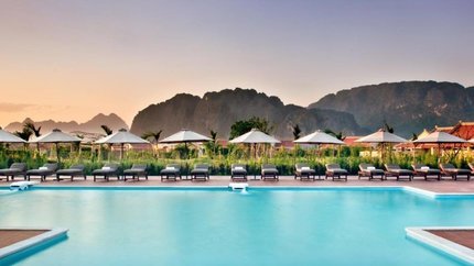 Hồ Bơi Ngoài Trời Rộng Lớn