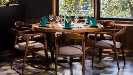 Bàn dành cho đại gia đình