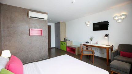 Deluxe 1 Bed Room tại Êmm Hotel Saigon