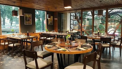 Không gian nhà hàng