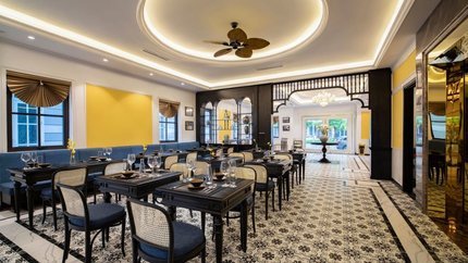 Nhà hàng tại khách sạn